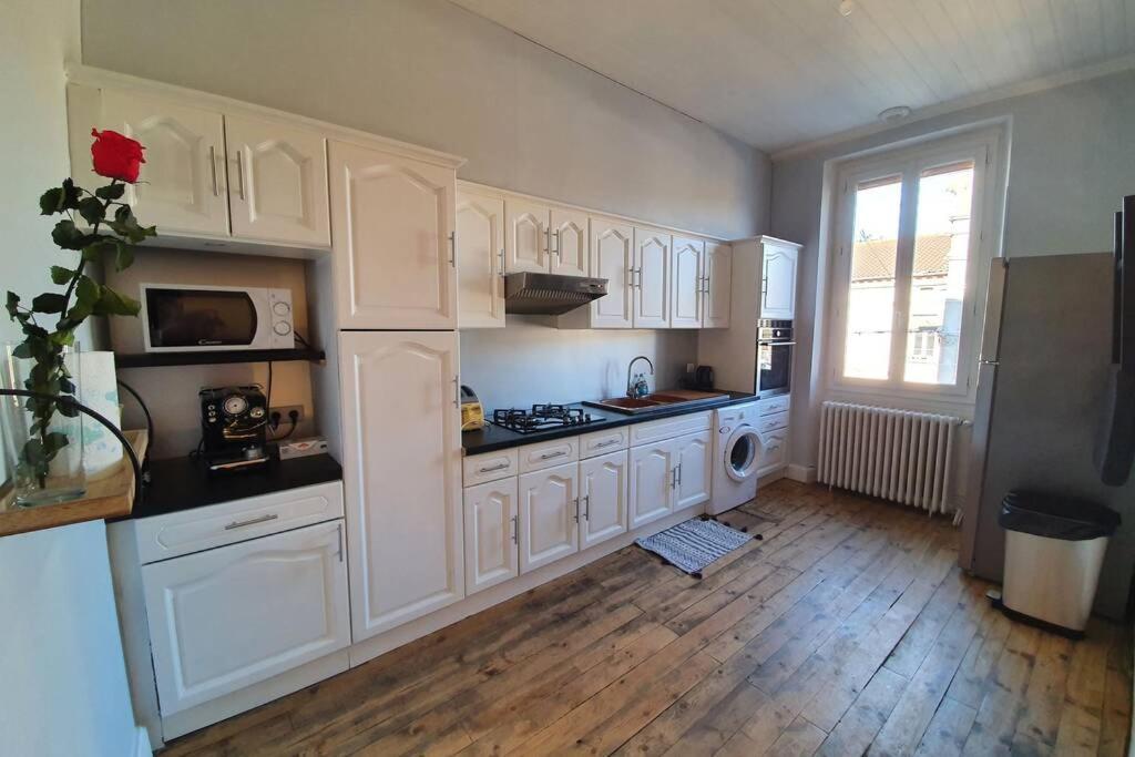Appartement Spacieux, Wifi ,Cafe A Volonte Blaye-Les-Mines ภายนอก รูปภาพ